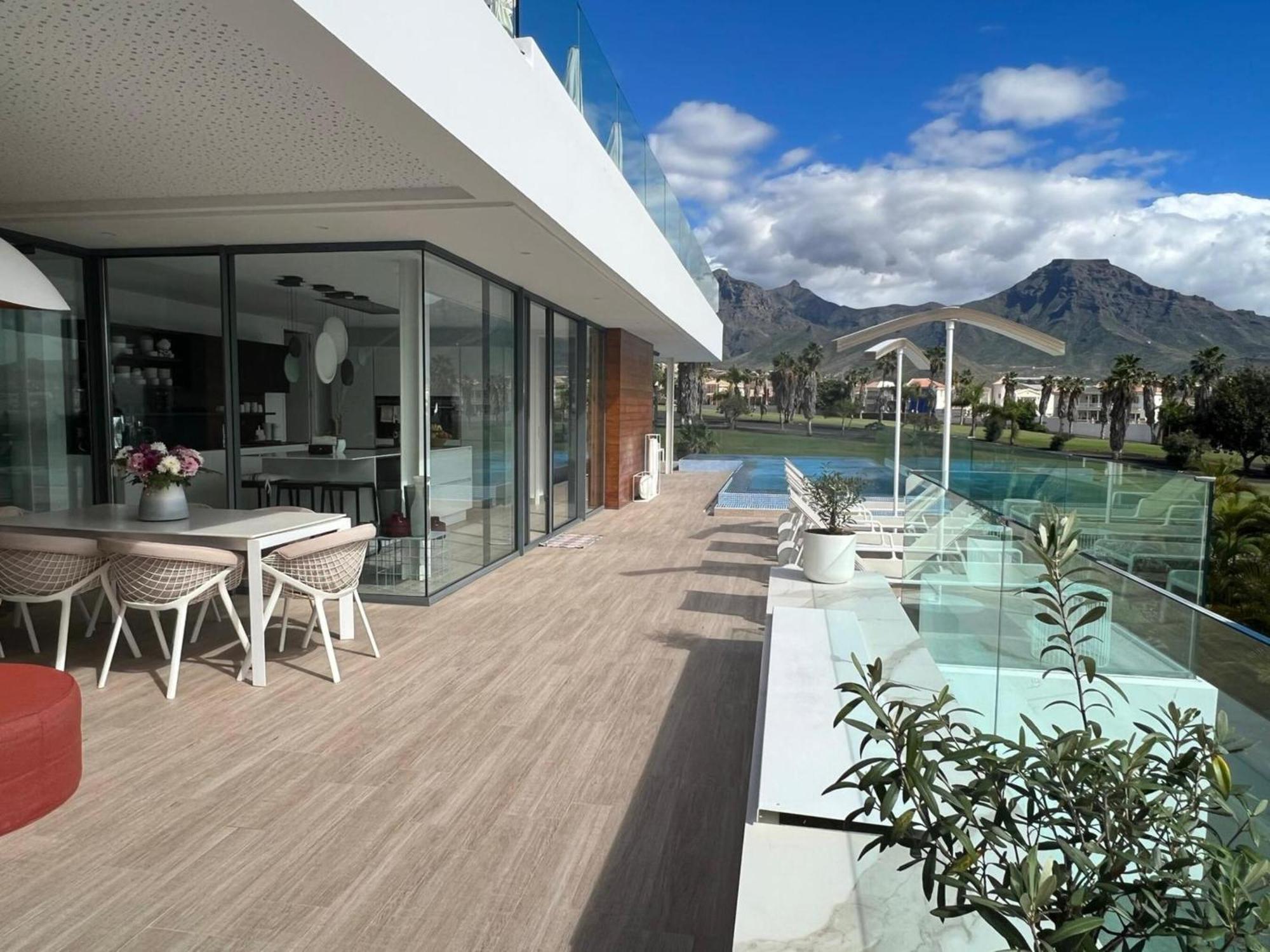 Luxury Villa Rebeka - Heated Pool And Jacuzzi Costa Adeje  Εξωτερικό φωτογραφία