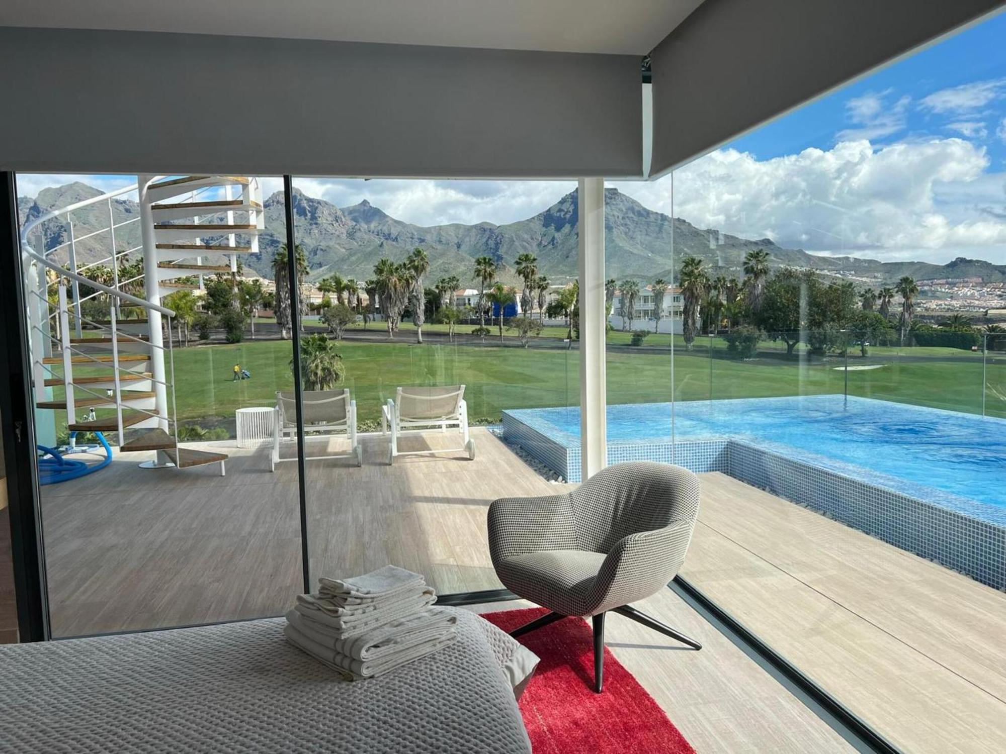 Luxury Villa Rebeka - Heated Pool And Jacuzzi Costa Adeje  Εξωτερικό φωτογραφία